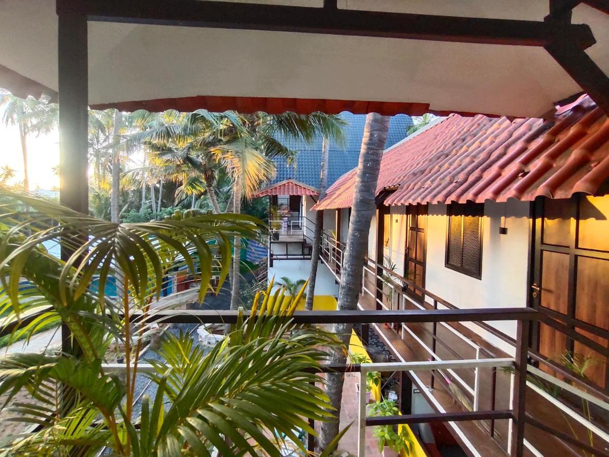 Pv Cottages - Serenity Beach Пондичерри Экстерьер фото