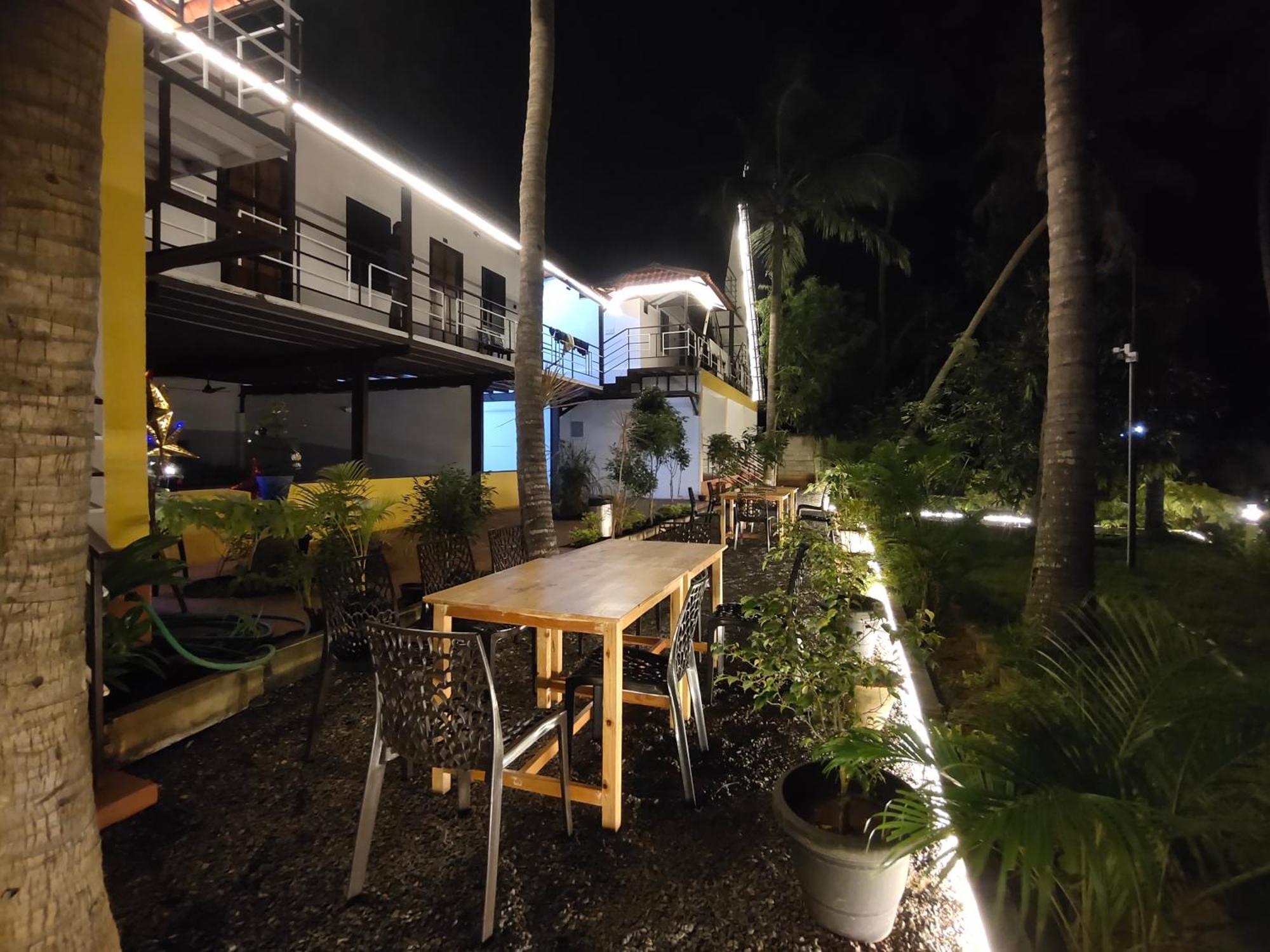 Pv Cottages - Serenity Beach Пондичерри Экстерьер фото